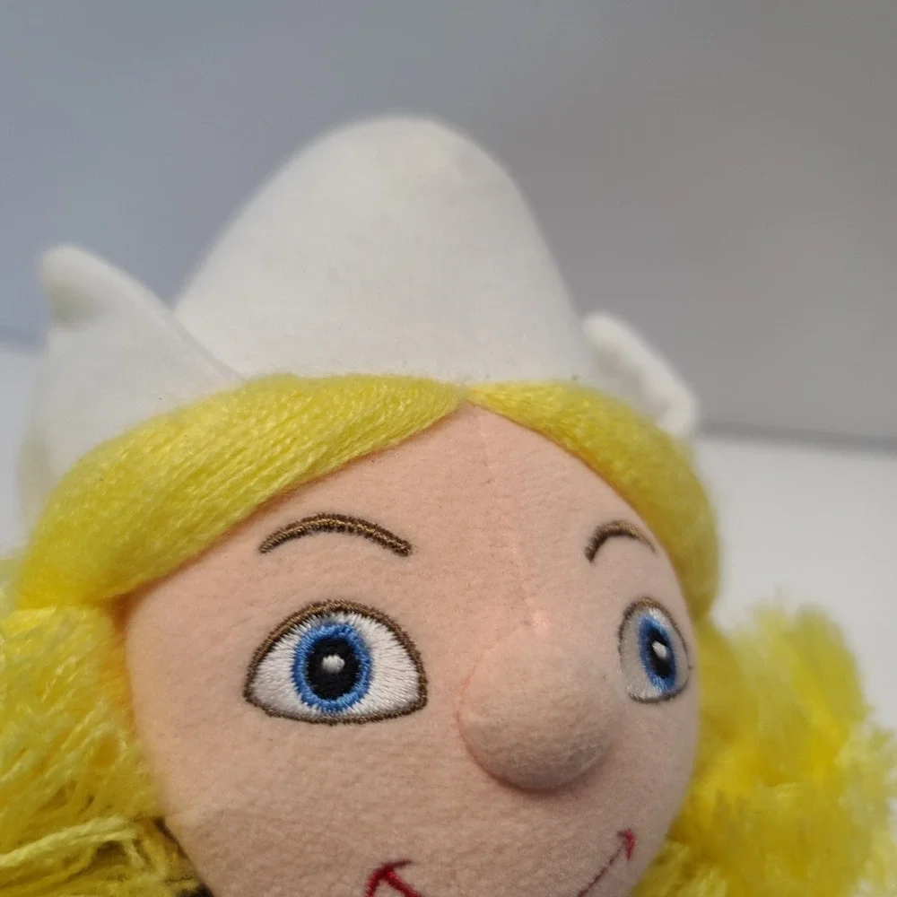 Walt Disney Store It's A Small World Holland Girl Bean Bag Plush Doll